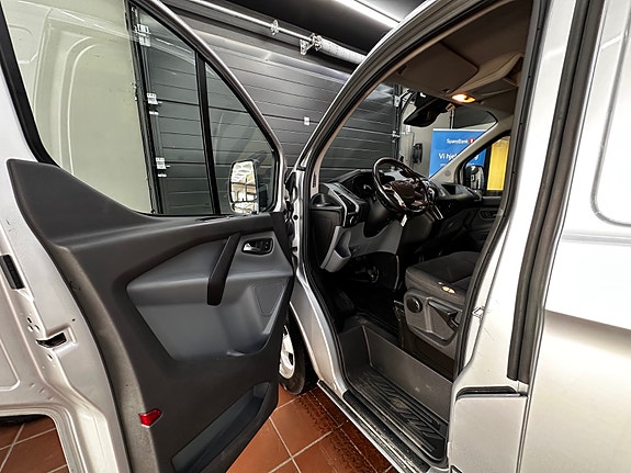Ford Transit 7 of 23