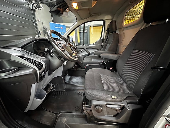 Ford Transit 9 of 23