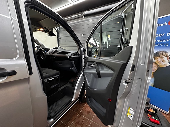 Ford Transit 13 of 23