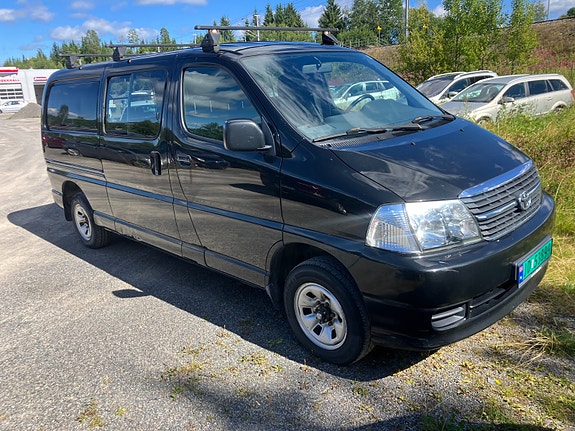 Toyota HiAce 2 of 5