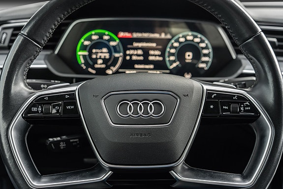 Audi e-tron Sportback 28 of 30