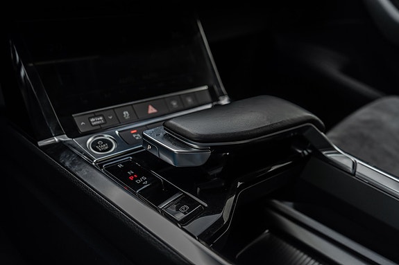 Audi e-tron Sportback 23 of 30