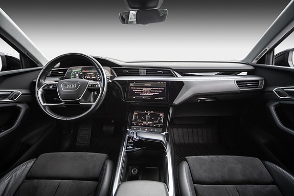 Audi e-tron Sportback 27 of 30