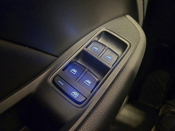 MG ZS EV 19 of 28