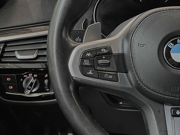 BMW 530e 18 of 30