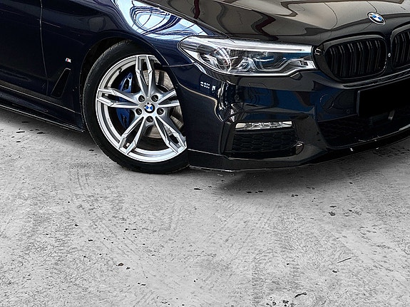 BMW 530e 4 of 5