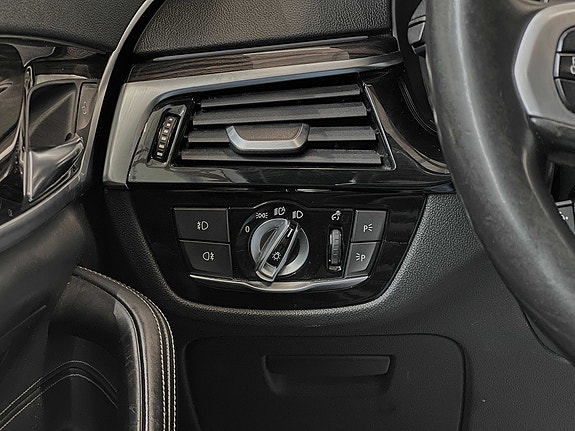 BMW 530e 15 of 30