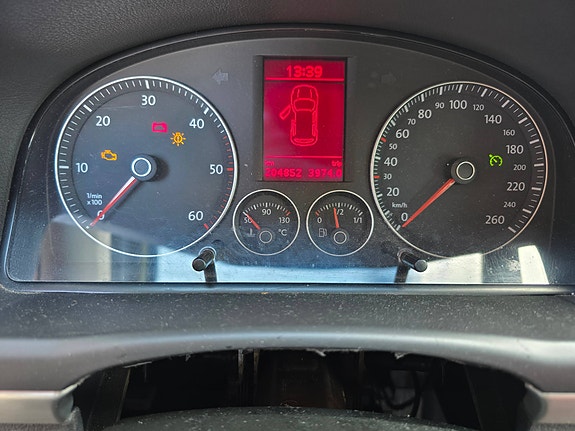 Volkswagen Touran 7 of 30
