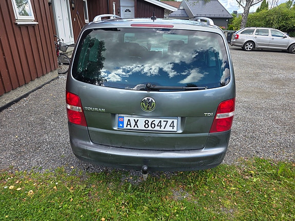 Volkswagen Touran 4 of 30