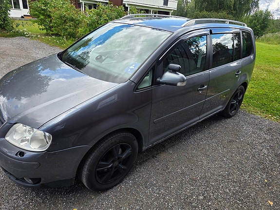 Volkswagen Touran 6 of 30