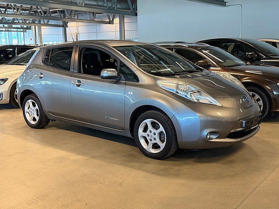 Nissan Leaf 2 of 5