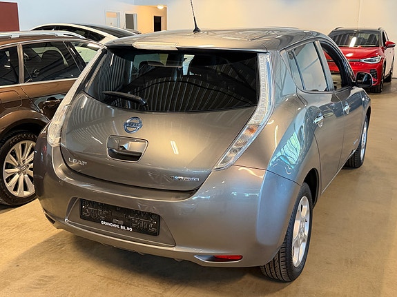 Nissan Leaf 4 of 5