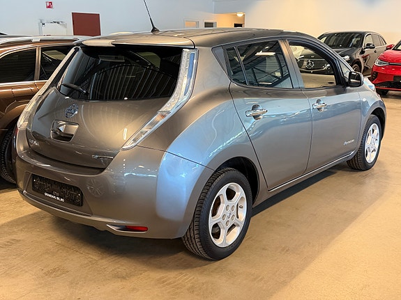 Nissan Leaf 3 of 5