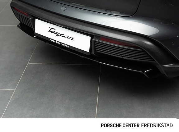 Porsche Taycan Cross Turismo 9 of 30