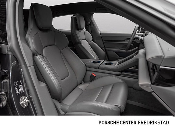 Porsche Taycan Cross Turismo 29 of 30
