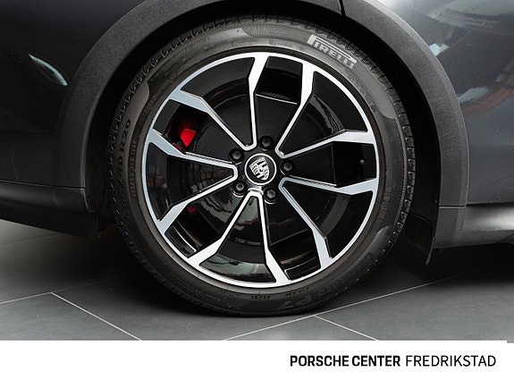 Porsche Taycan Cross Turismo 19 of 30