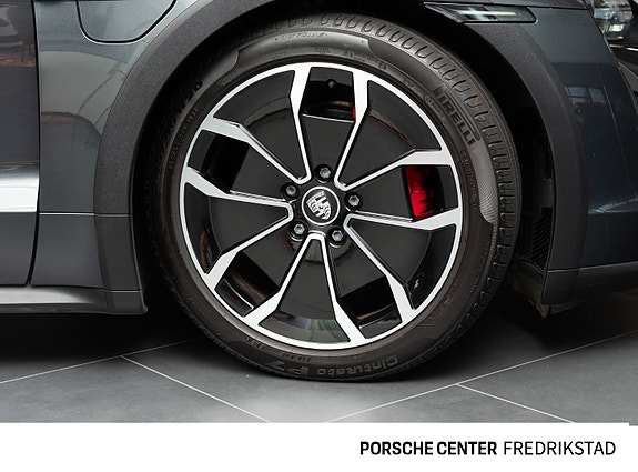 Porsche Taycan Cross Turismo 20 of 30