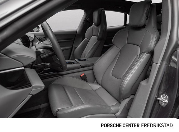 Porsche Taycan Cross Turismo 28 of 30