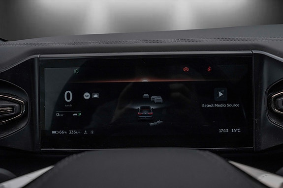 NIO ES8 20 of 25