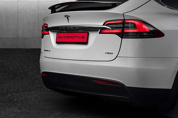 Tesla Model X 6 of 28