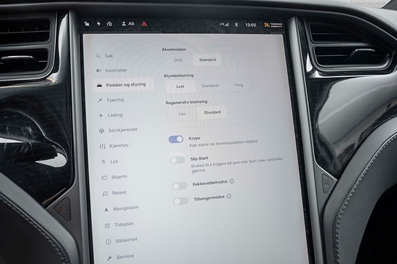 Tesla Model X 14 of 28