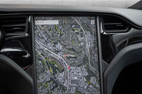 Tesla Model X 12 of 28