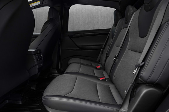 Tesla Model X 23 of 28