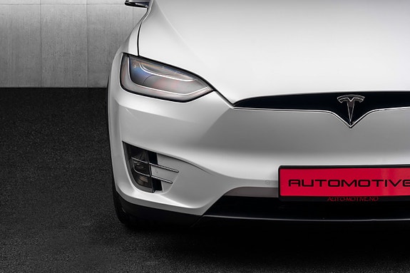 Tesla Model X 4 of 28