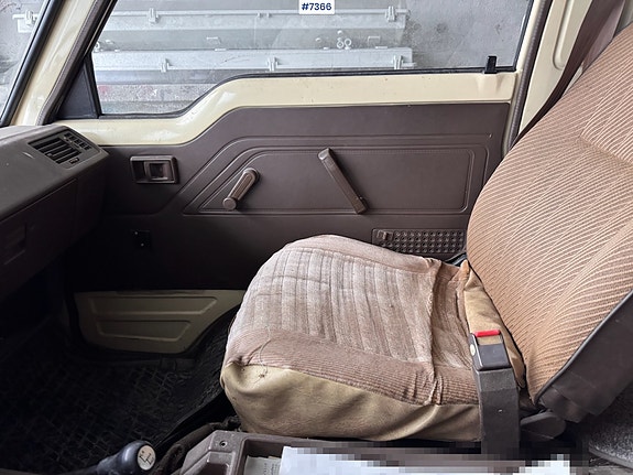 Toyota HiAce 5 of 5