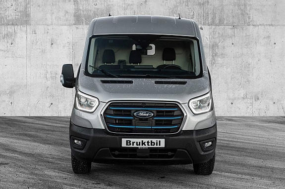 Ford E-Transit 425 L3 Van 4 of 5