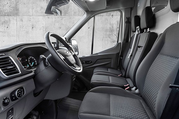 Ford E-Transit 425 L3 Van 10 of 25