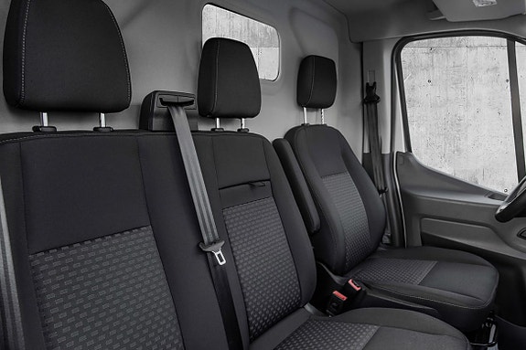 Ford E-Transit 425 L3 Van 23 of 25