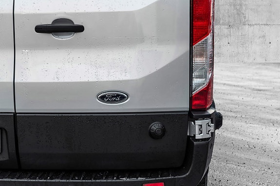 Ford E-Transit 425 L3 Van 6 of 25