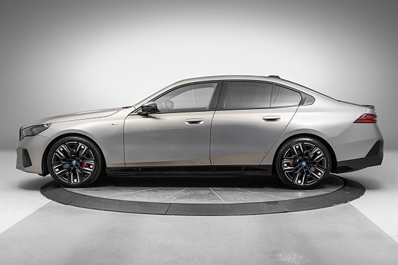 BMW i5 2 of 30