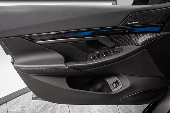 BMW i5 16 of 30