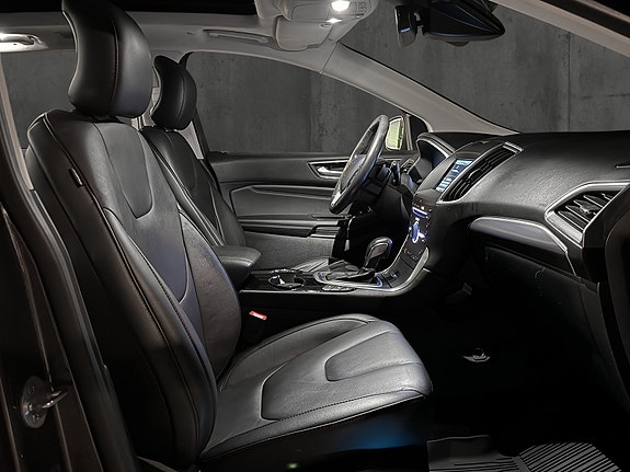 Ford Edge 16 of 26