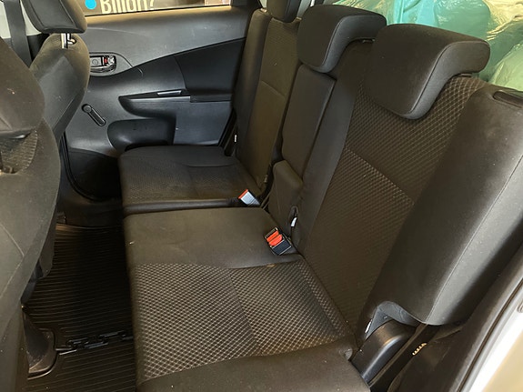 Toyota Verso-S 25 of 30