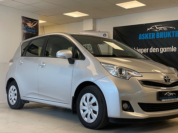 Toyota Verso-S 2 of 5