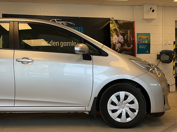 Toyota Verso-S 9 of 30