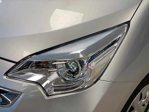 Toyota Verso-S 7 of 30