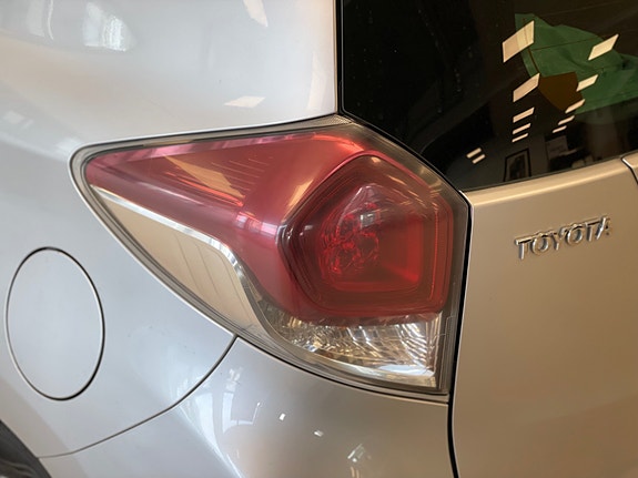 Toyota Verso-S 12 of 30