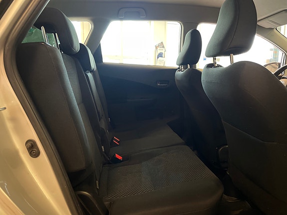 Toyota Verso-S 26 of 30