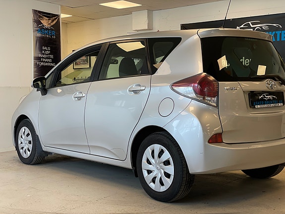 Toyota Verso-S 11 of 30