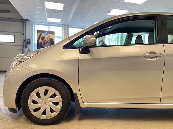 Toyota Verso-S 8 of 30