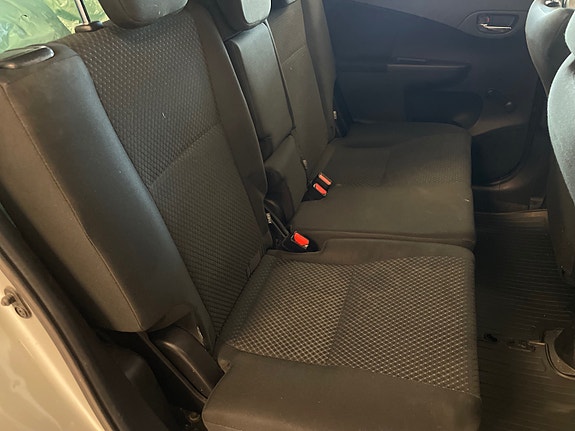 Toyota Verso-S 27 of 30