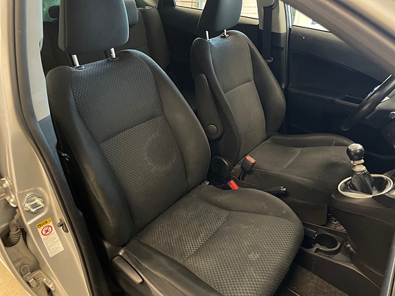 Toyota Verso-S 30 of 30