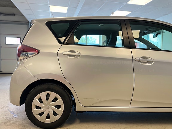 Toyota Verso-S 17 of 30