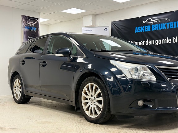 Toyota Avensis 2 of 5
