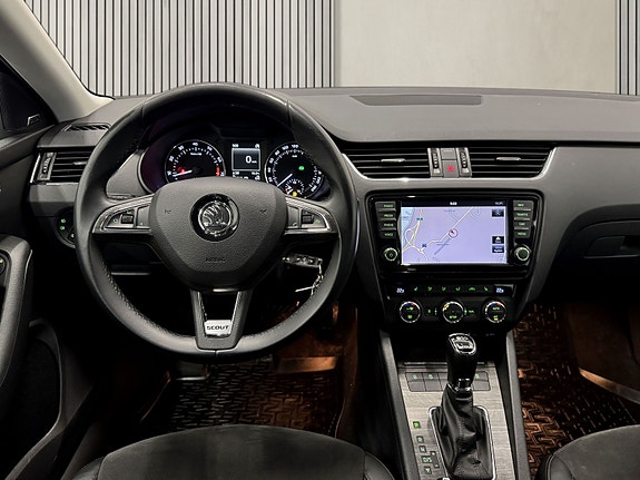 Skoda Octavia Scout 17 of 30