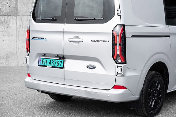 Ford E-Transit Custom 320L 6 of 25
